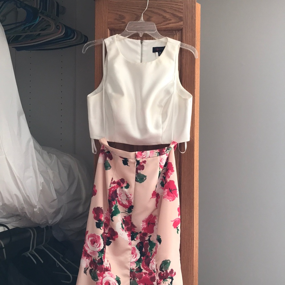 Selling my prom dresses ! - Picture 1 of 4